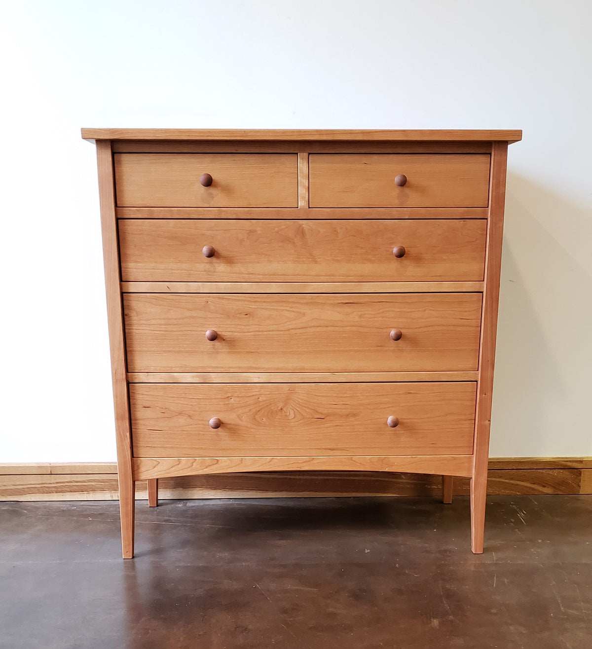 Modern Shaker Dressers Hardwood Artisans Handcrafted Bedroom Furniture   ModernShaker 5DrawerLowChest2 1200x 